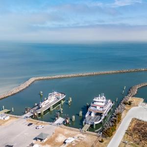 Nearby ferry & boat ramp views