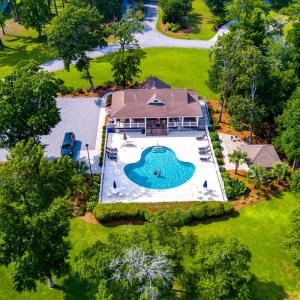 Club/Bath House for Community