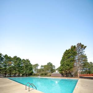 Pinewild CC Pool