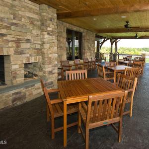 clubhouse_patio