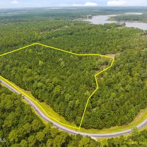 15 Paradox Point Drive, Aurora, NC 27806