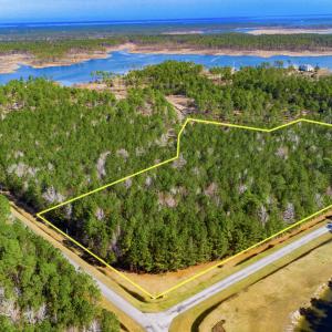 15 Paradox Point Drive, Aurora, NC 27806