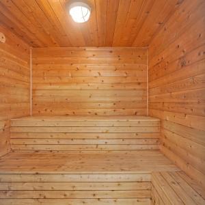 Grand Manor Clubhouse