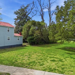 821 West Street, New Bern, NC 28560