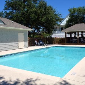 Harkers Village Pool 2