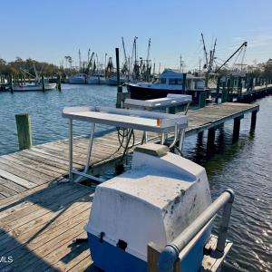 Brooks Creek Marina Fish Cleaning Statio