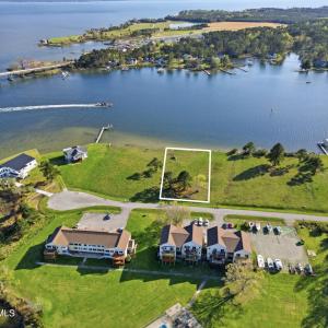 8050 Treasure Drive, Oriental, NC 28571