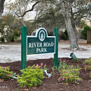 Near River Rd Park