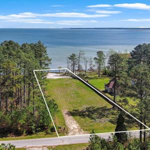 Waterfront Lot in Neuse Point East