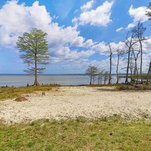 Waterfront Lot in Neuse Point East