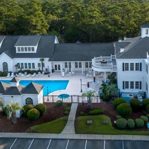 Grand Manor House (2)