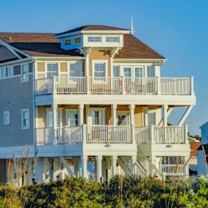 beach-club-exterior