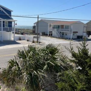 Public beach access from lot.