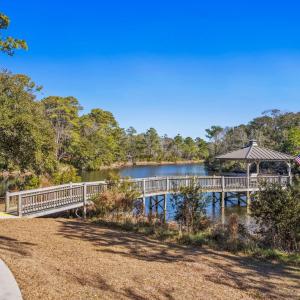 1803 Harbour Edge Ln SW