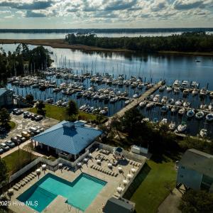 Northwest Creek Marina