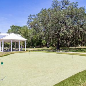 Oyster Harbour putting green & picnic