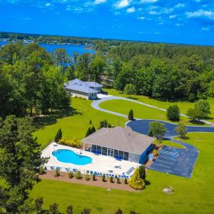 272 Southern Plantation Drive S