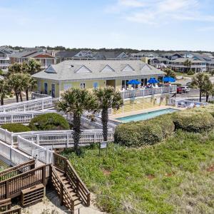35_river house