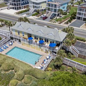 34_river house