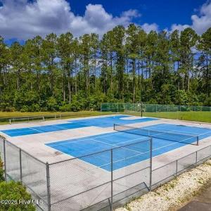 Community tennis/pickleball