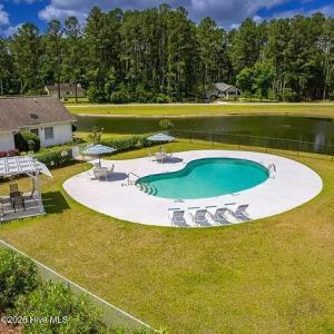 Community pool