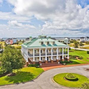 CLUBHOUSE