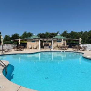 Shine Landing Pool 2