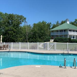Shine Landing Pool 3