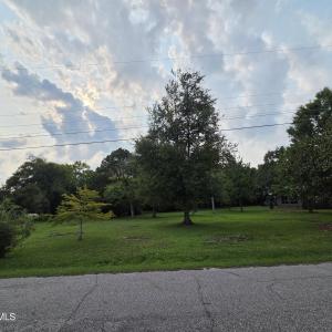 Photo #4 of Tbd Pine, Lake Waccamaw, NC 0.5 acres