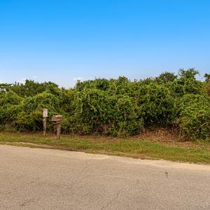 Vacant lot on Wyndtree Dr