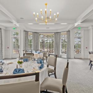 Club Dining