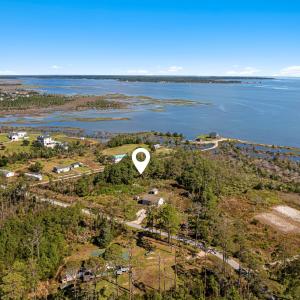 Waterfront vacant lot in Stacy