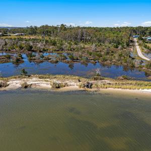 Waterfront vacant lot in Stacy