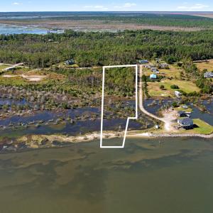 Waterfront vacant lot in Stacy