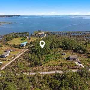 Waterfront vacant lot in Stacy