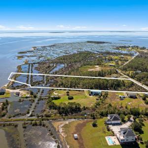 Waterfront vacant lot in Stacy