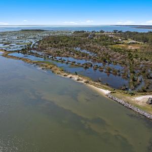 Waterfront vacant lot in Stacy