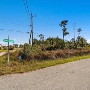 Waterfront vacant lot in Stacy