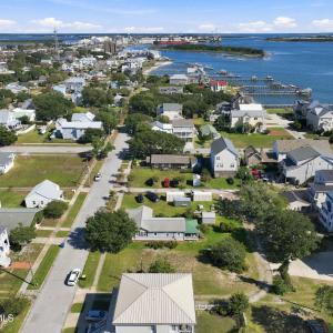 5-web-or-mls-1409 Shackleford St 003