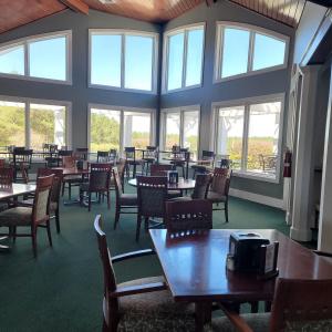 Dining Chapel Ridge