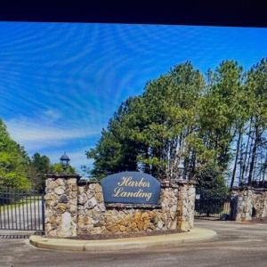 Harbor Landing Entrance