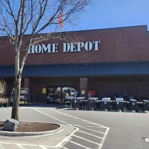 Six Forks Station shopping Center (6)