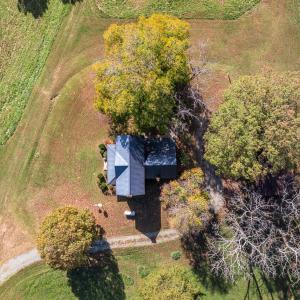 206 Pike Memory Ln 2-20