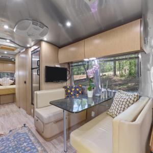 Interior 109 Geronimo