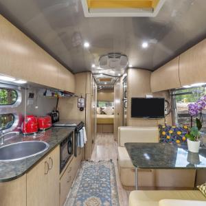 Interior 109 Geronimo