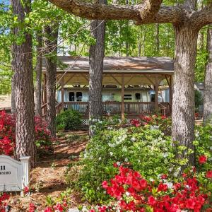 Welcome to 109 Geronimo Drive!