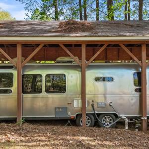 Exterior 109 Geronimo