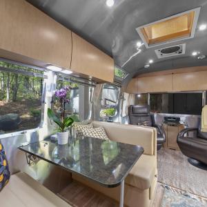 Interior 109 Geronimo