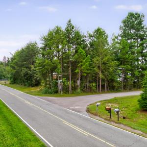 Brookhills Lane 325-9