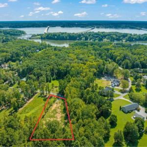 3-web-or-mls-Lot Lines 827